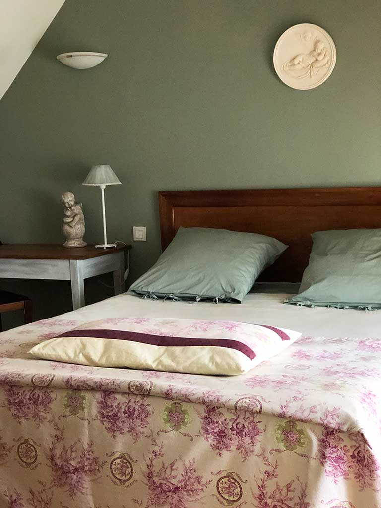 lit double chambre d'hôtes de charme à Chambord